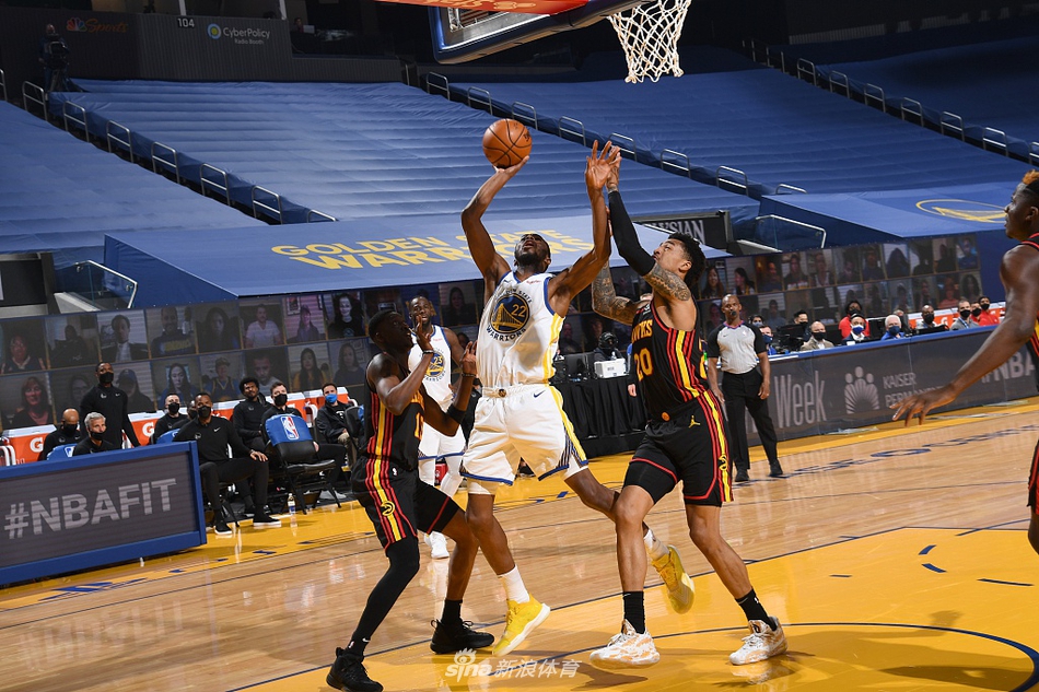 今晚体能课后，阿贾克斯防线松动备战NBA常规赛，更衣室稳定，轮换策略成焦点(暗区突围阿贾克斯娘化产奶)