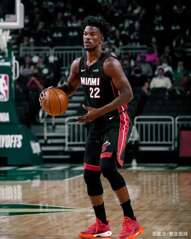 开云-包含Scout回归赛场，精彩发挥首场状态亮眼，雄鹿观众沸腾！的词条